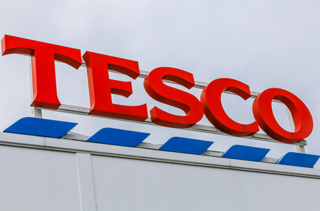 Quelle: Chris Warham / Shutterstock.com Logo Tesco