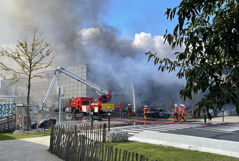Lager von Halles Mandar in Pariser Großhandelsmarkt Rungis durch Feuer zerstört