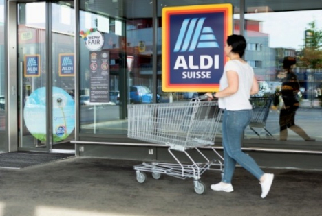 ALDI SUISSE führt schweizweit Self-Checkout-Kassen ein