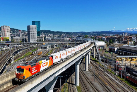 Coop beliefert Zürich neu per Güterzug und reduziert jährlich 58 000 Lastwagenfahrten