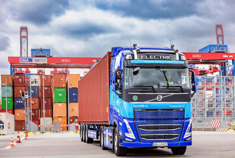 HHLA unterstützt Einsatz von E-Lkw im Hamburger Hafen mit flexiblen Slots
