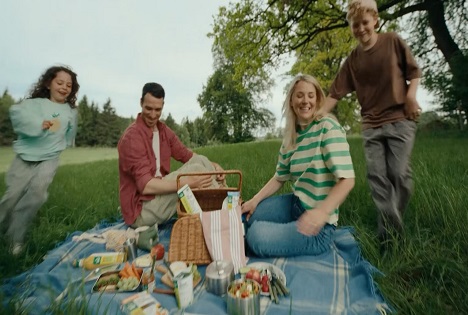 Felix Neureuther und ALDI SÜD setzen Partnerschaft für NUR NUR NATUR fort