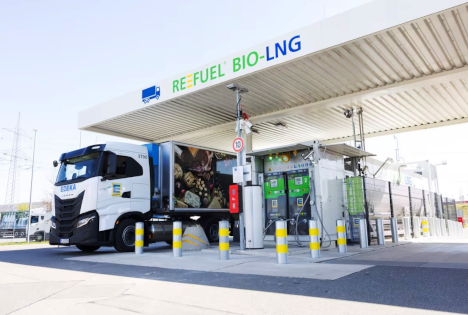 Umweltfreundlichere Lieferlogistik: Edeka Minden-Hannover nimmt sechste Bio-LNG-Tankstelle in Betrieb