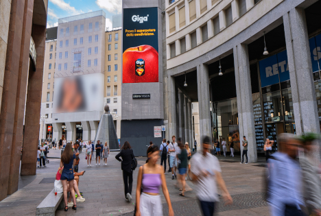 Der Geschmack der Superhelden: Giga®  und RedPop® an der Seite von Superman und Supergirl