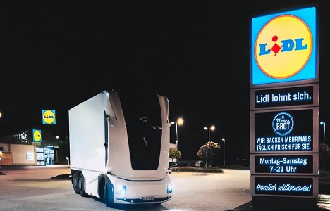 Lidl und Einride bringen E-LKW mit autonomer Fahrfunktion auf öffentliche Straßen