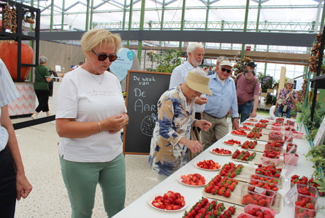 Floriade-Besucher sind begeistert von Obst- und Gemüse-Bewertungen. Foto © GroentenFruit Huis  