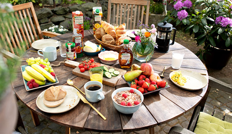 rewe%20Ohne%20Bienen%20Fr%C3%BChst%C3%BCckstisch%20ziemlich%20leer%20Foto%20%C2%A9%20REWE%20Markt%20GmbH%20BM-breakfastslide-full.jpg