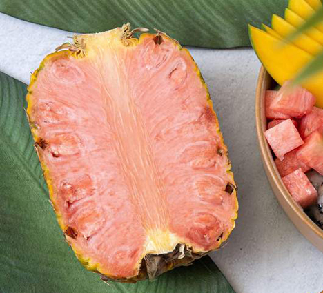 Del Monte Fresh Produce führt seine Pinkglow™-Ananas  Foto © 2020 Tropical Fruit Box