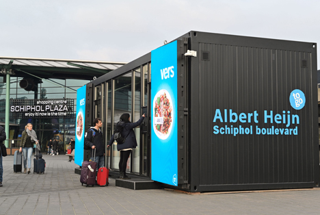 Digitale winkel op Schiphol Plaza. Foto © Albert Heijn