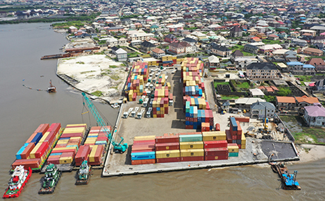 MEDLOG Barge Terminal, Lagos, Nigeria. Foto © MSC