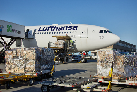 Airbus A330-300 Loading. Foto © Lufthansa Cargo