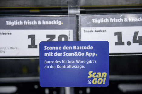 BILD zu OTS - Penny Scan & Go: Scanne den Barcode mit der Scan & Go App. Foto © Penny/Fotograf:Achim Bachhausen