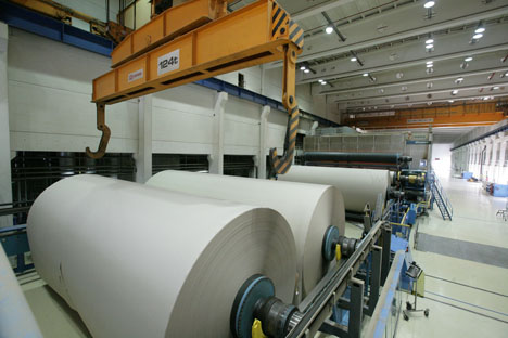 Papierrollen in der Produktion. Foto © Papierfabrik Palm / Fotograf:DIE PAPIERINDUSTRIE e.V.