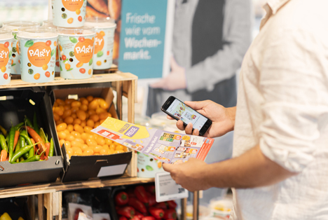 Angebotskommunikation: Vergangenheit vs. Zukunft. Foto © REWE Markt GmbH