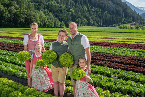 SPAR Österreich setzt auf knackige Radieschen und Salate aus Tirol