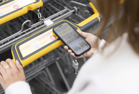 Premiere: Netto Marken-Discount testet Einkaufswagen mit App-Entsperrung. Foto © Wanzl GmbH & Co. KGaA